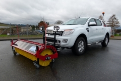 Winterdienstfahrzeug mit Kehrwalze Hydraulisch Ford Ranger Doppelkabine