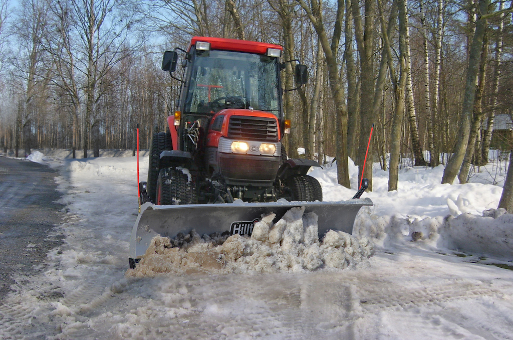 Hilltip SnowStriker Schneepflug Traktoren