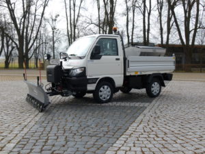 Winterdienstfahrzeug Piaggio Porter 4x4_SnowStriker Hesse Winterdiensttechnik