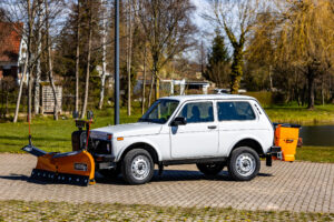 Lada Niva Winterdienst Winterdienstfahrzeug Snowstriker Pickup Winterdienst